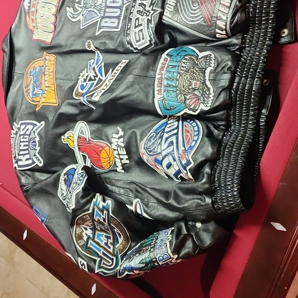 Leather jacket - Picture 6 of 8
